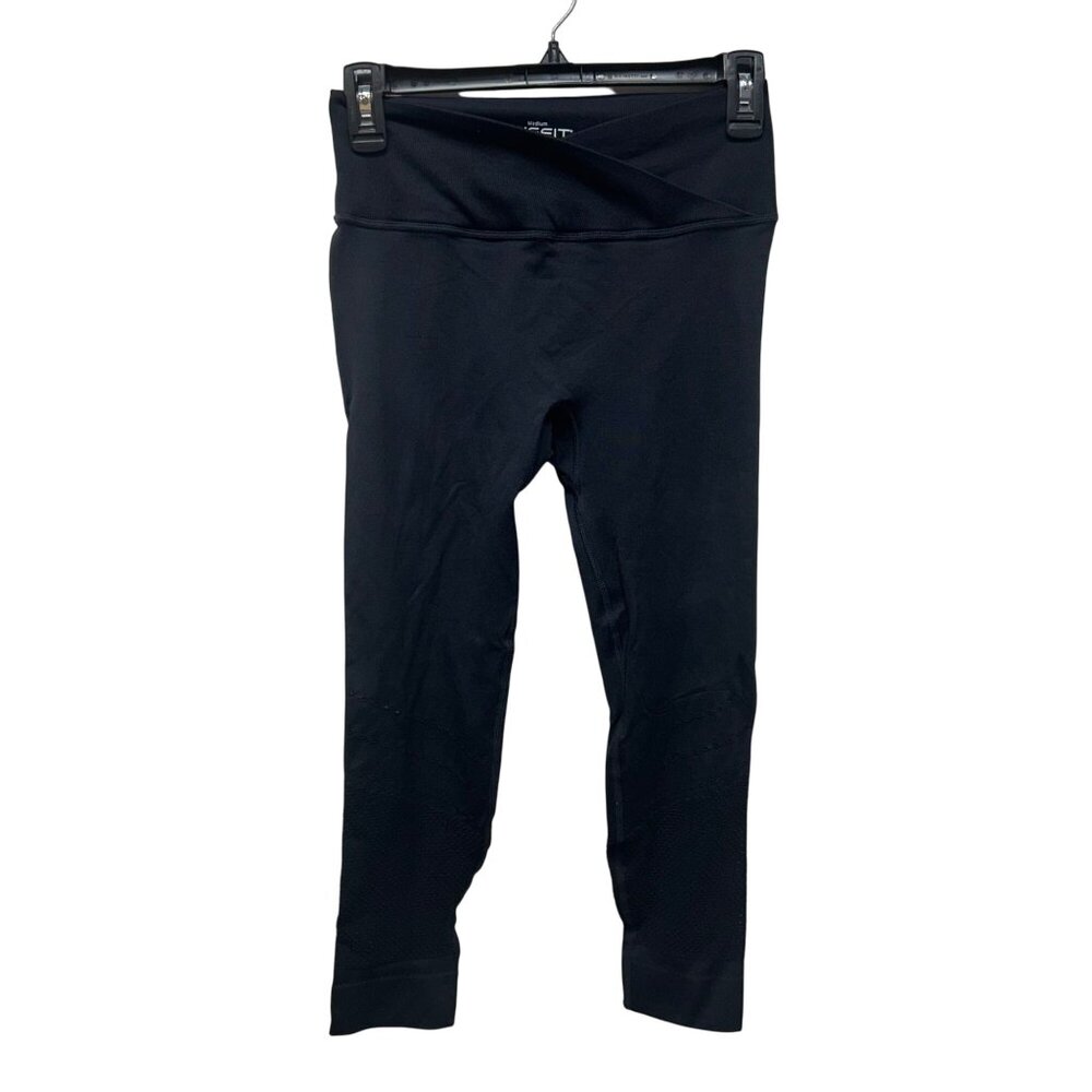 Shefit Medium Black High-Waisted Capri Leggings textured Detailing workout